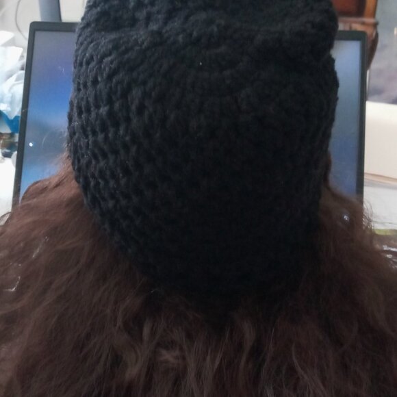 BEENIE with NECK SCARF - Picture 3 of 3